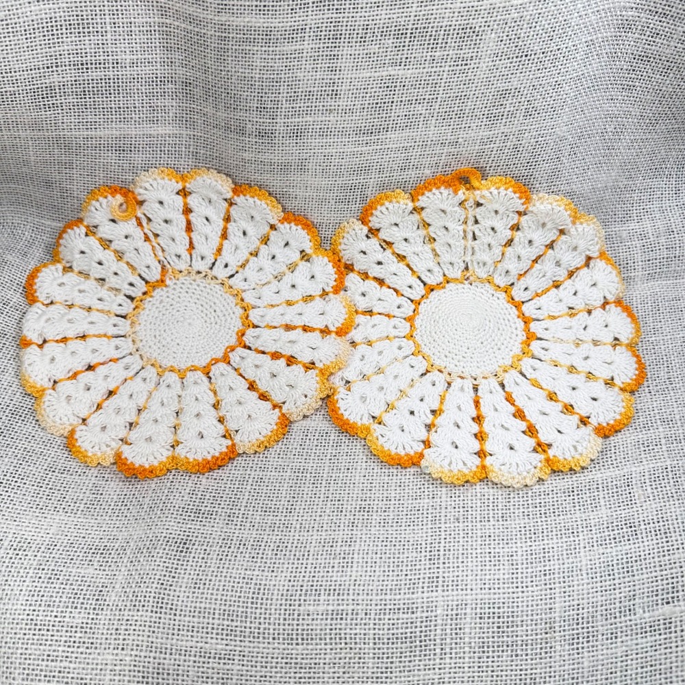 Vintage Handmade Crochet Sunflower Potholders Set of 2 White Orange Yellow 7.5in